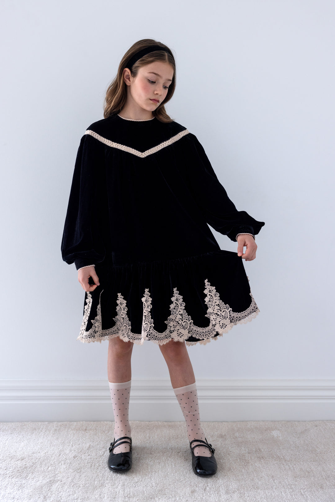 1468 Lace Hem Velvet Smock Dress - Black/Cream Lace