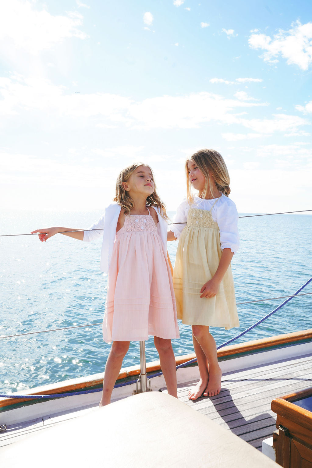 2610-GIRL DRESS WITH DASIES-YELLOW