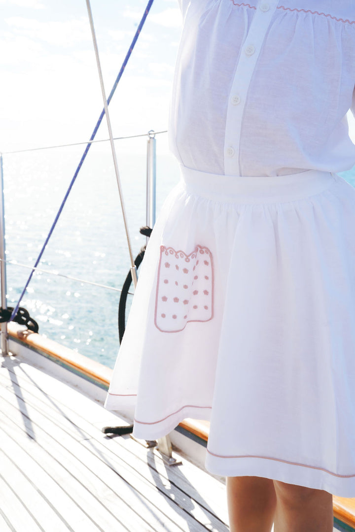 2641-GIRL LINEN SKIRT WITH SCALLOPS-WHITE/DUSTY PINK