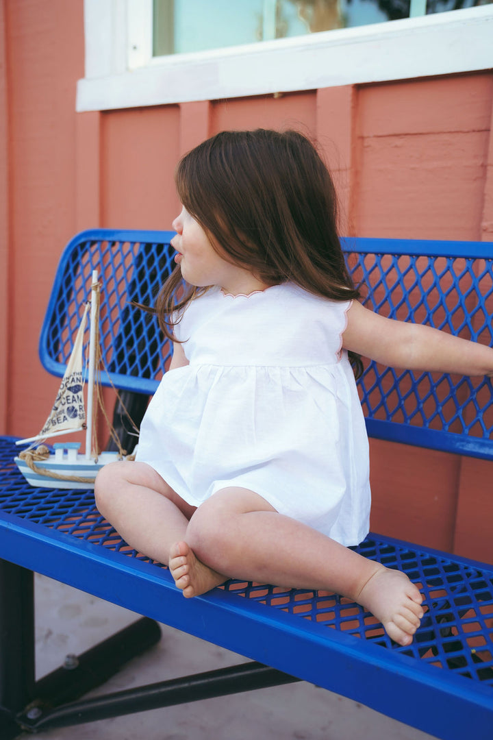 2645-BABY LINEN SET WITH SCALLOPS-WHITE/DUSTY PINK