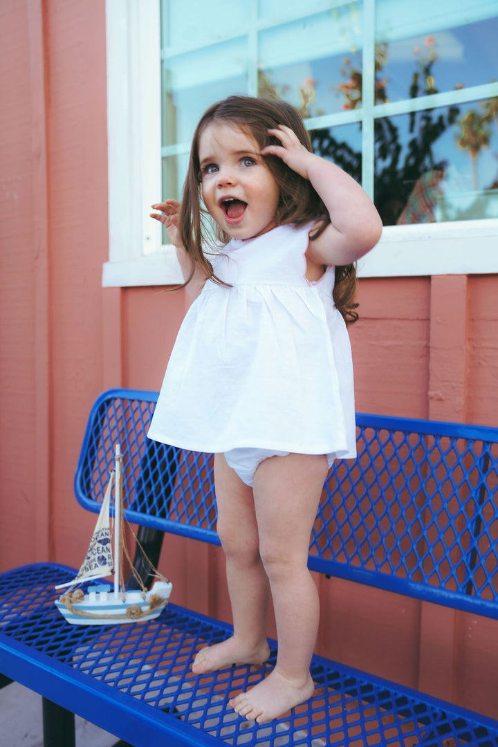 2645-BABY LINEN SET WITH SCALLOPS-WHITE/DUSTY PINK