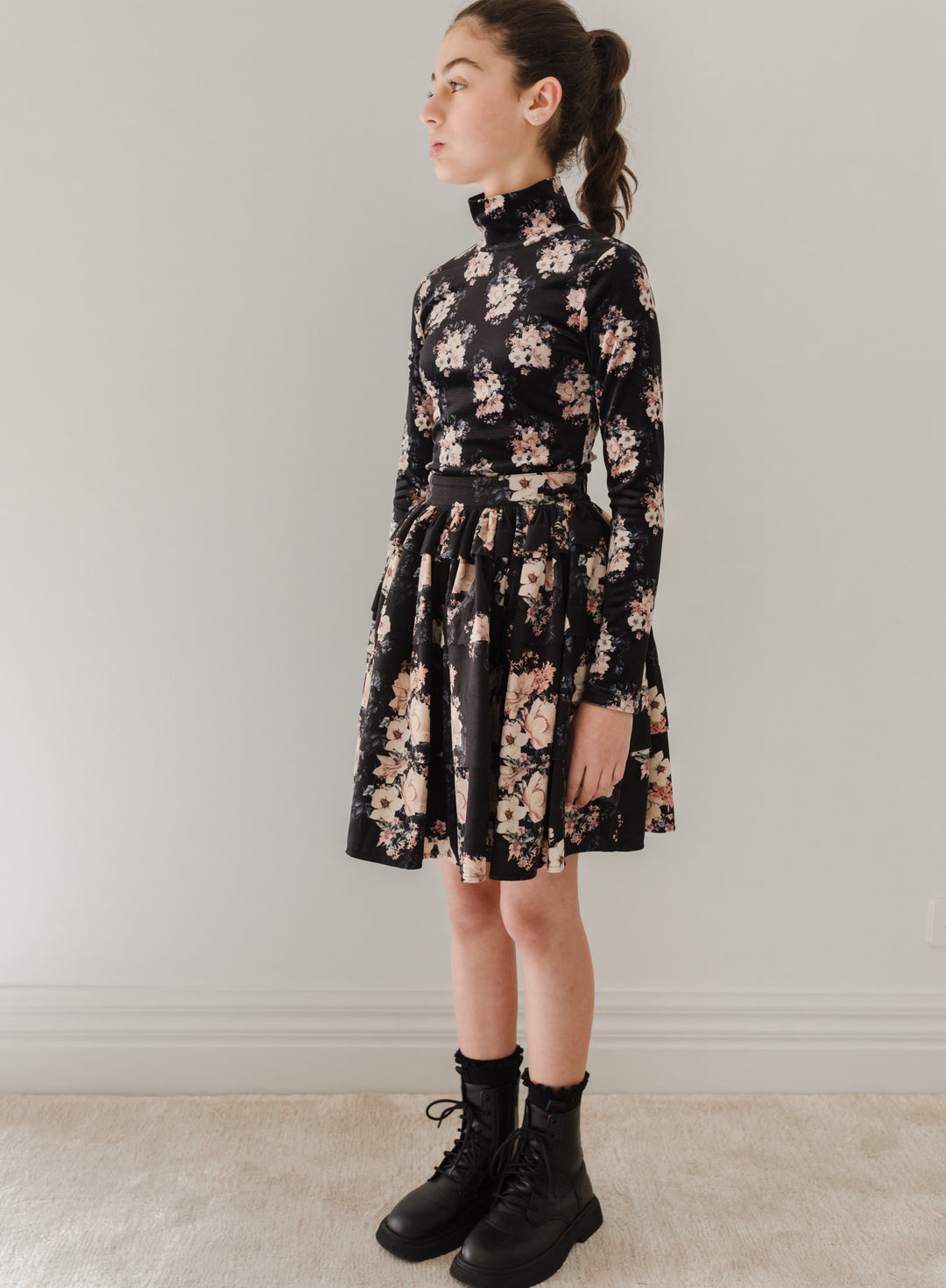 3088-Black Bouquet Print Cord Skirt