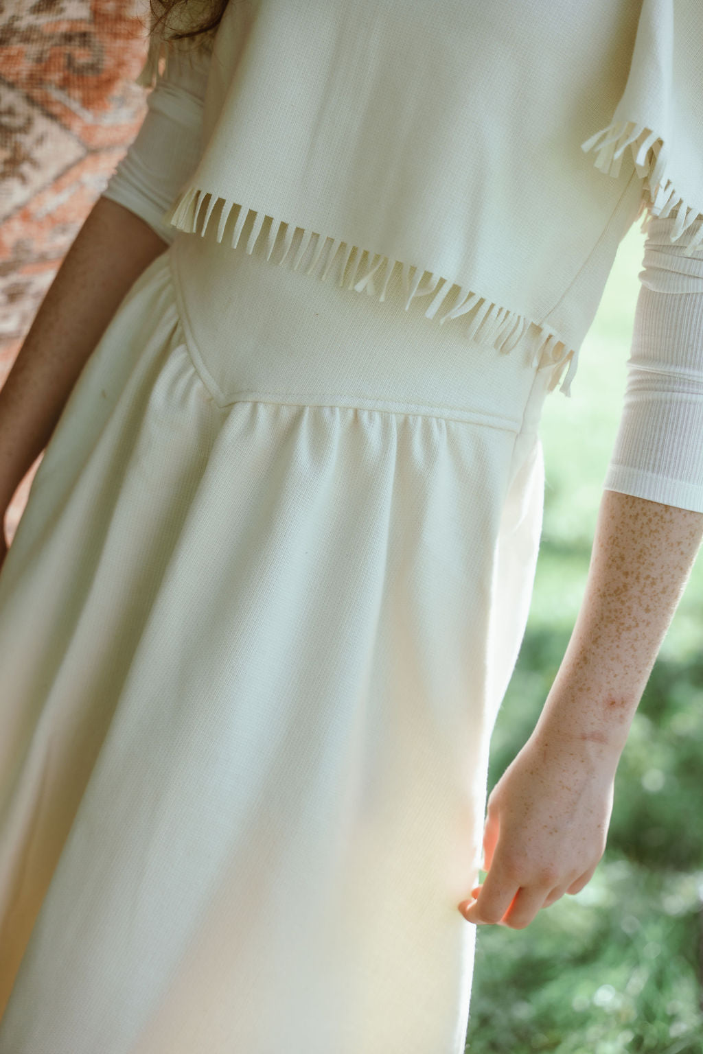 G928 FRINGE DETAIL SET-CREAM