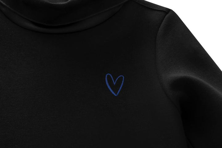 TURTLENECK HEART DRESS-BLACK