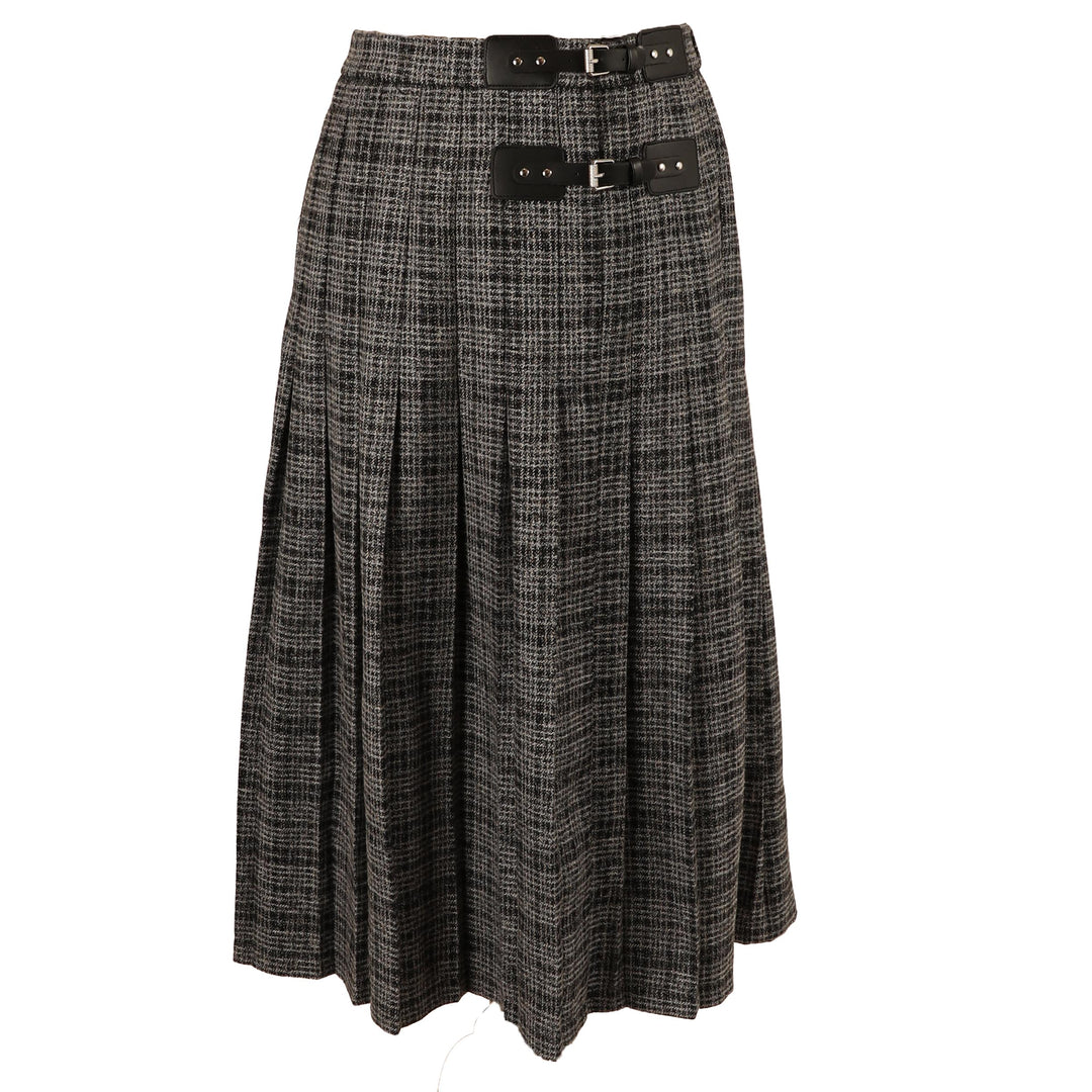HSK054 PLEAT SKIRT WITH BUCKLE DETAIL - BLACK