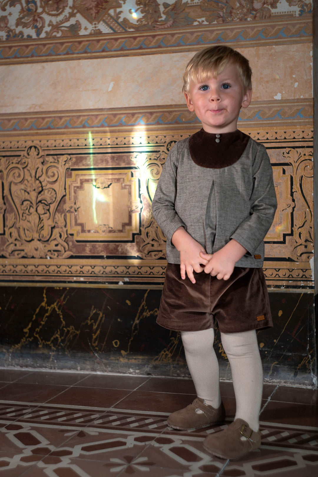 MOD.30.3 BROWN VELVET SHORTS WITH DARTS WITH SUSPENDERS