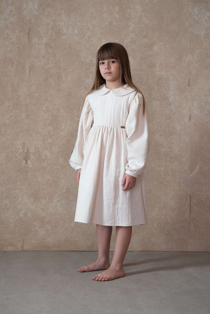 31.1-OFF WHITE TWO TONE DRESS W/BABY COLLAR