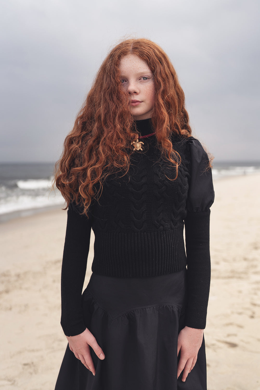 G748-TAFFETA SLEEVE TURTLENECK-BLACK