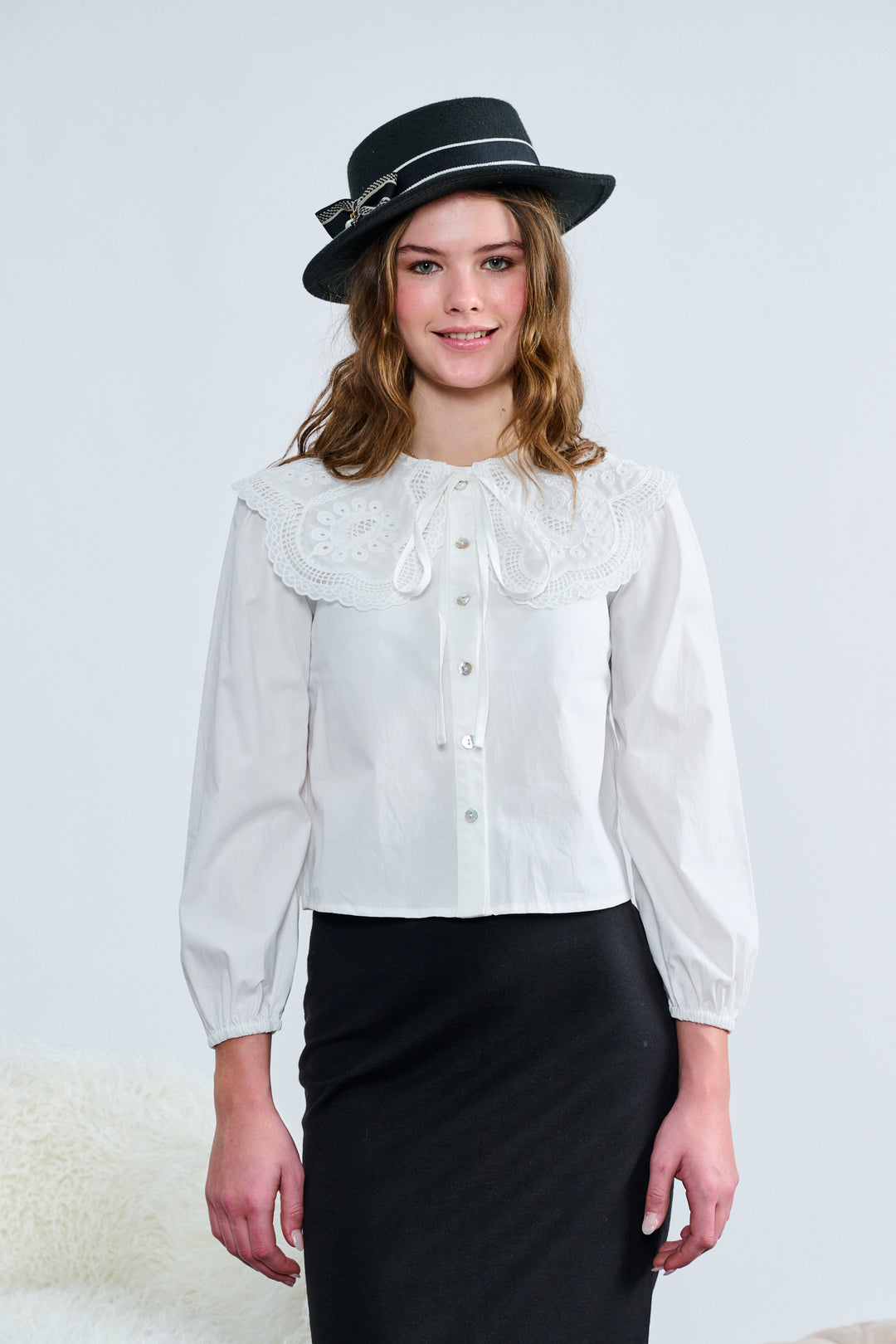 T-1336 WHITE BUTTON DOWN EMBROIDERED PETER PAN COLLAR TOP