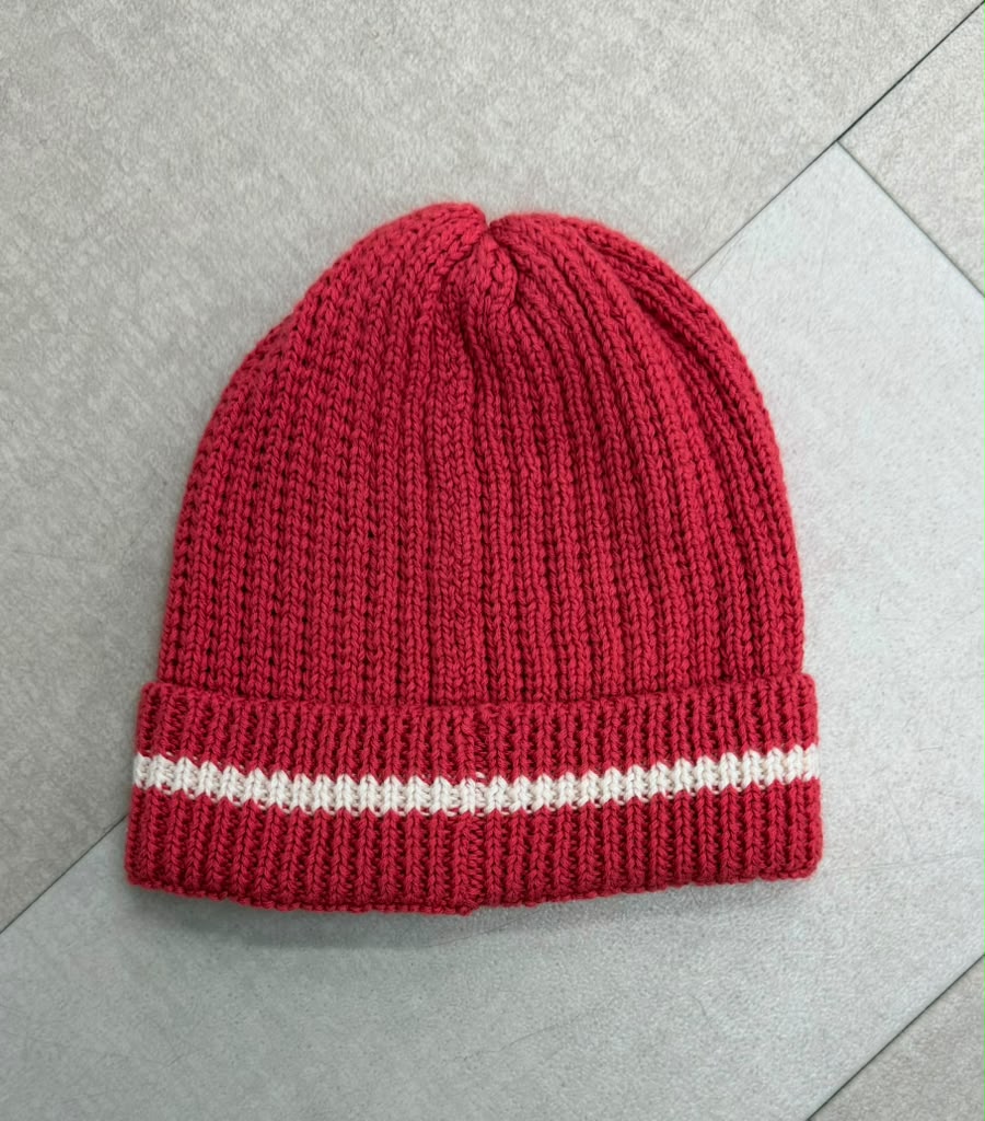 TC024RN KNITTED BEANIE - ROSE RED/NATURAL
