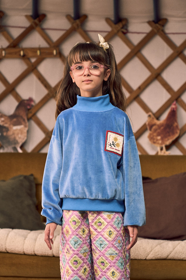26200327 POSTCARD VELVET SWEATER BLUE